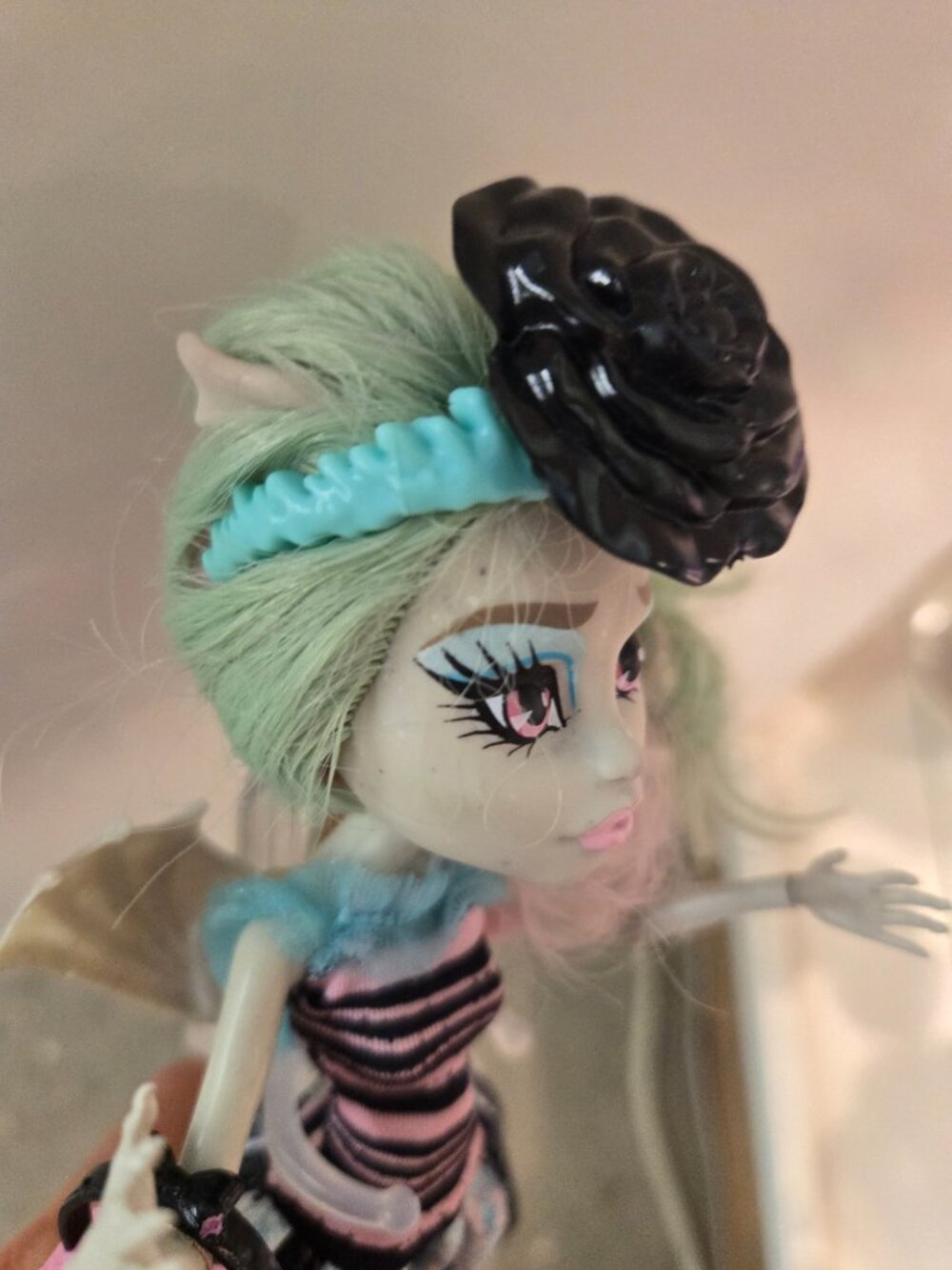 ❤ HTF G1 Monster High Love is Scaris Rochelle Goyle with wings! Purse ❤ - Picture 6 of 7